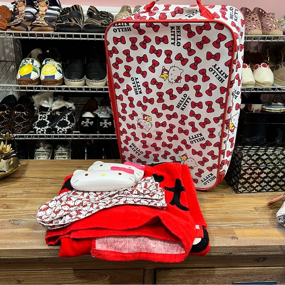 Hello Kitty Accessories - Hello Kitty Travel Bundle
